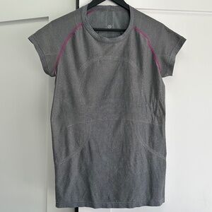 Lululemon Swiftly Tech T Shirt Women's Size 10